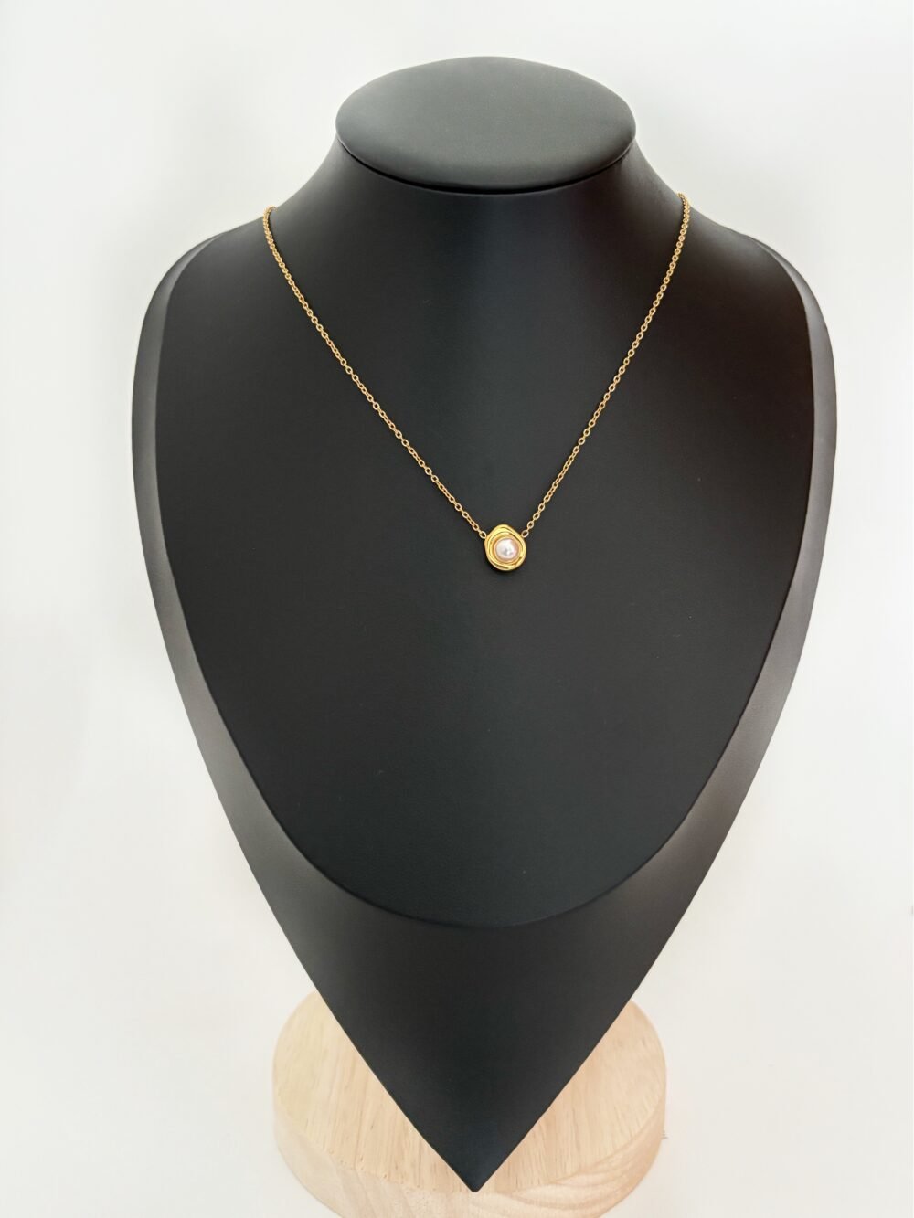 Nan necklace.    DJN02